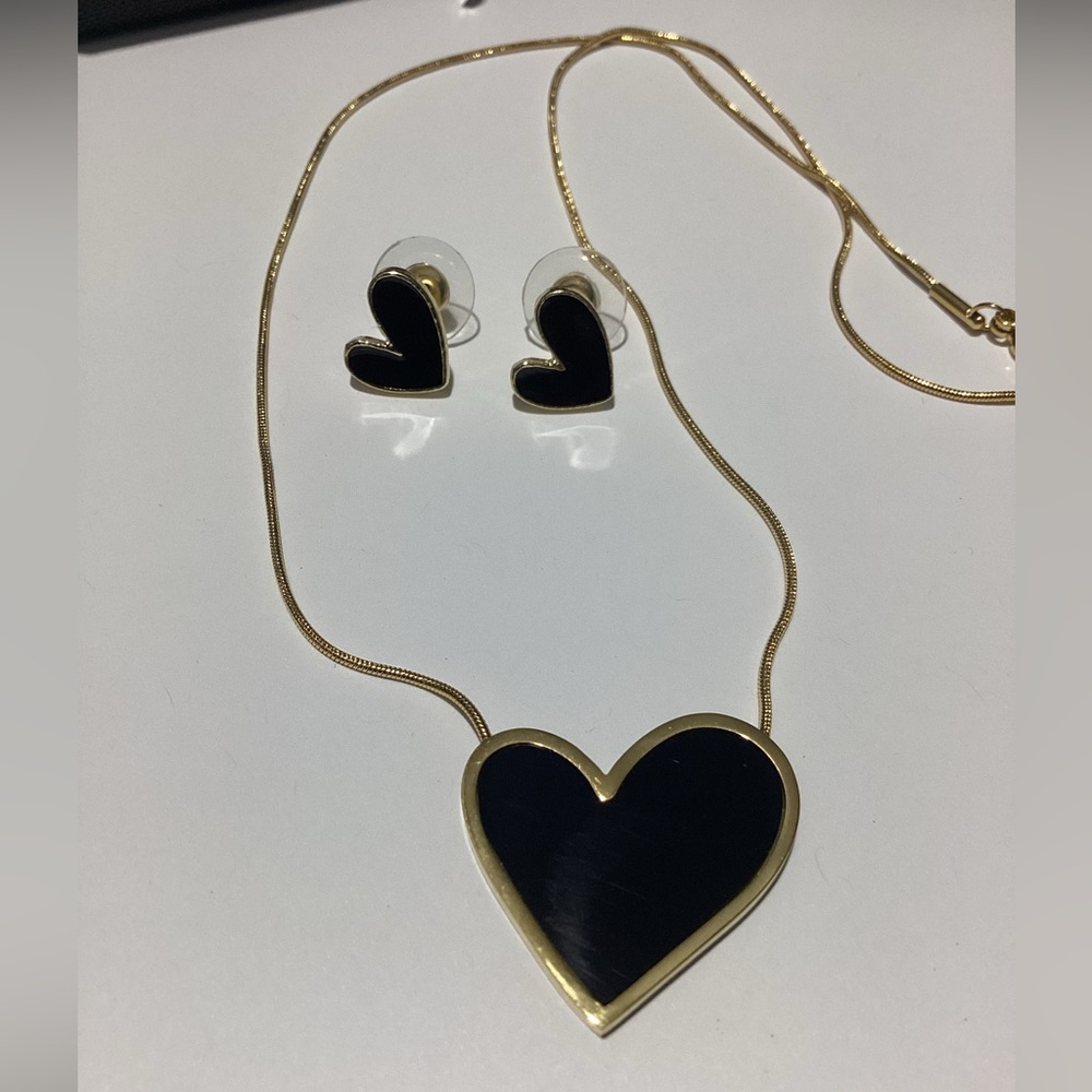 - 🖤18k Gold Plated Hypoallergenic Black  Heart Necklace and Earrings